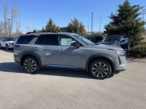 New 2026 Nissan Pathfinder Platinum AWD/4WD image 8