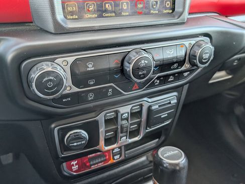 Used 2020 Jeep Gladiator Rubicon image 18