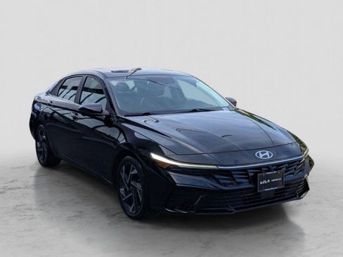 Used 2024 Hyundai Elantra Limited FWD image 4