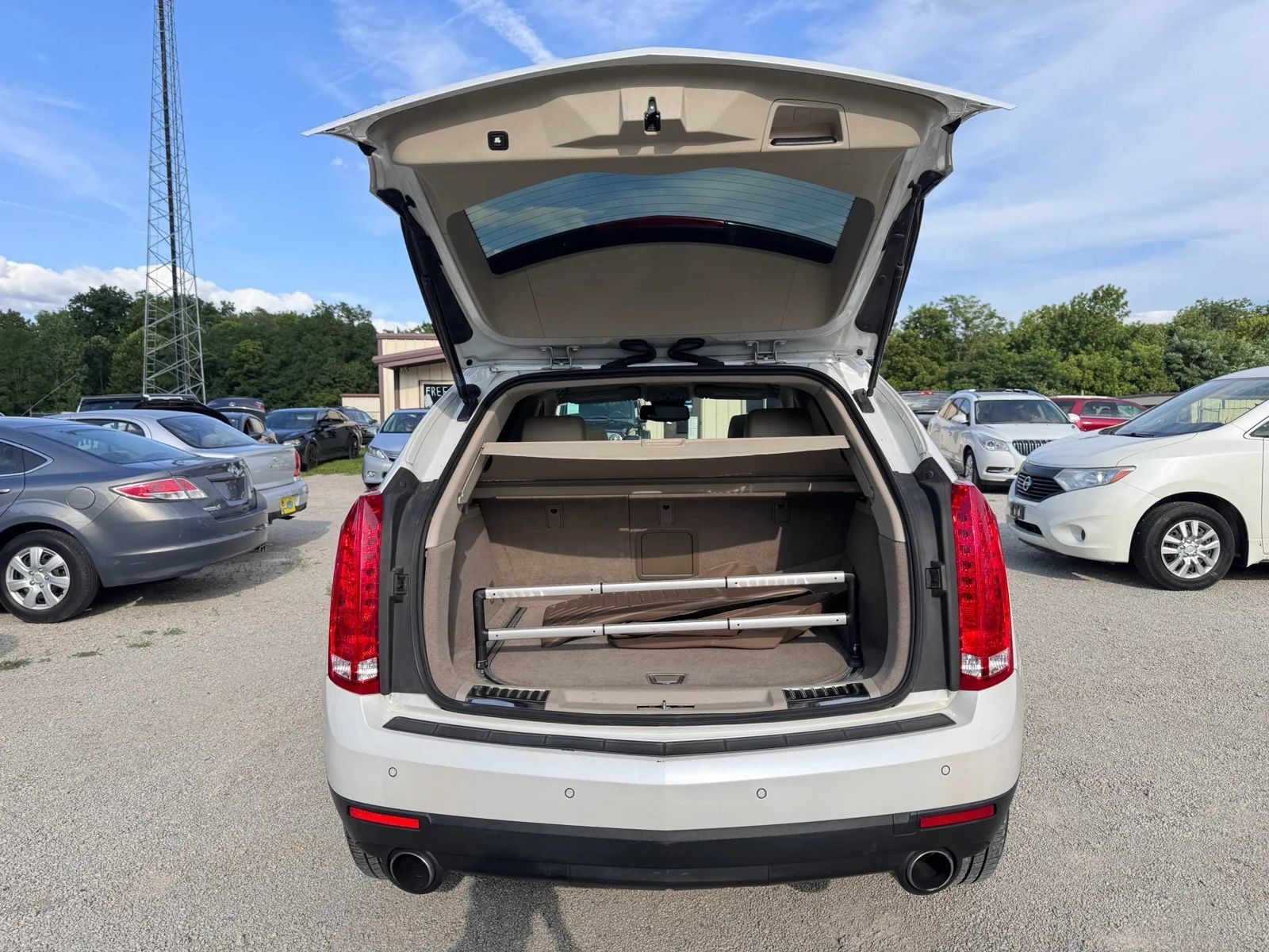 Used 2011 Cadillac SRX Luxury AWD/4WD image 5