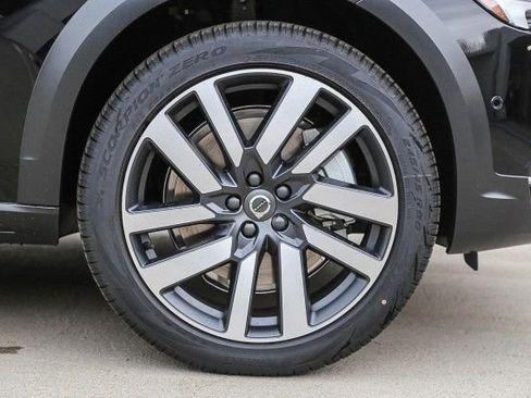 New 2025 Volvo V90 B6 Cross Country Plus w/ Protection Package Premier image 11