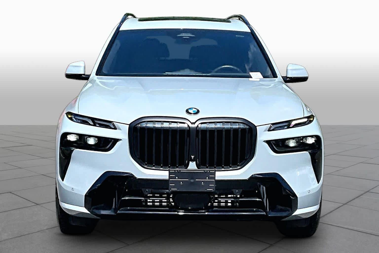 Used 2026 BMW X7 xDrive40i w/ Executive Package AWD/4WD image 4