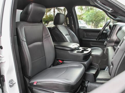 Used 2022 RAM 5500 Tradesman w/ Chrome Appearance Group image 38