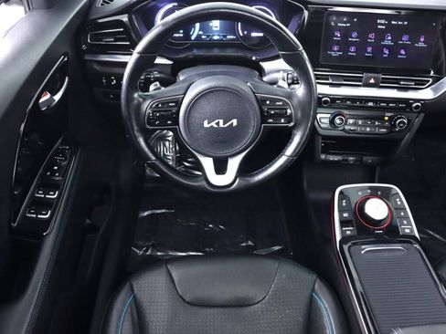 Used 2022 Kia Niro EX Premium w/ Cold Weather Package FWD image 32