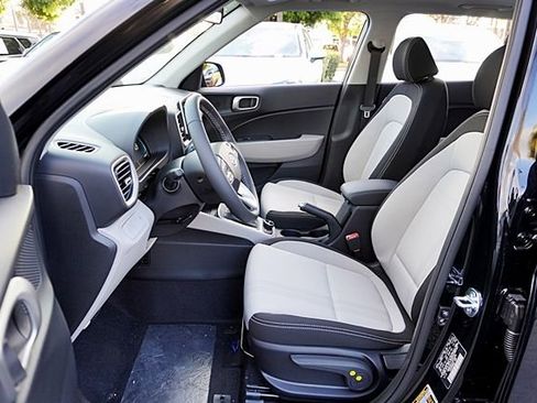 New 2026 Hyundai Venue SEL image 17