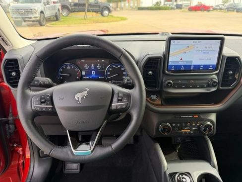 Used 2022 Ford Bronco Sport Outer Banks w/ Tech Package AWD/4WD image 13