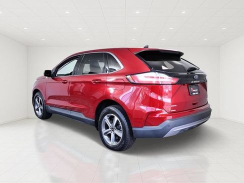 Certified 2023 Ford Edge SEL w/ Convenience Package AWD/4WD image 4