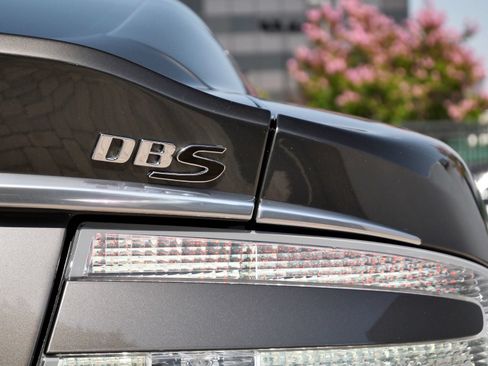 Used 2009 Aston Martin DBS Coupe RWD image 8