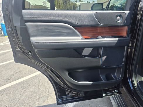 Used 2024 Lincoln Navigator Reserve AWD/4WD image 29