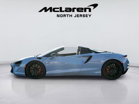 Used 2025 McLaren Artura Spider RWD image 8