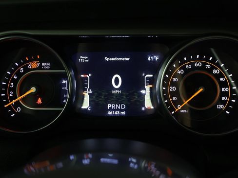 Used 2020 Jeep Wrangler Unlimited Sahara w/ LED Lighting Group image 28