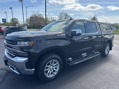 Used 2019 Chevrolet Silverado 1500 LTZ w/ Z71 Off-Road Package AWD/4WD image 2