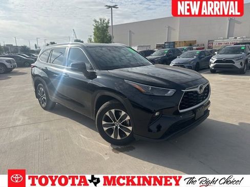 Used 2024 Toyota Highlander XLE image 1