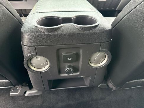 Used 2016 Ford F250 Lariat w/ Lariat Ultimate Package AWD/4WD image 29