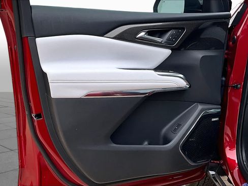 New 2026 Chevrolet Traverse High Country FWD image 11
