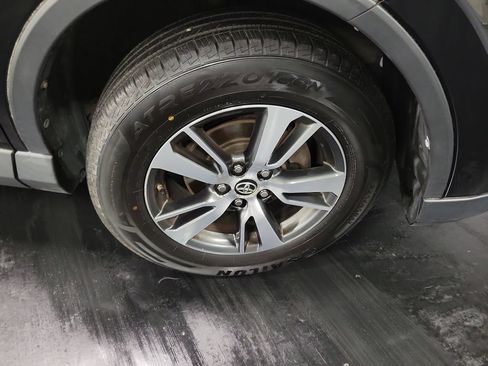 Used 2018 Toyota RAV4 XLE w/ Plus Extra Value Package AWD/4WD image 10