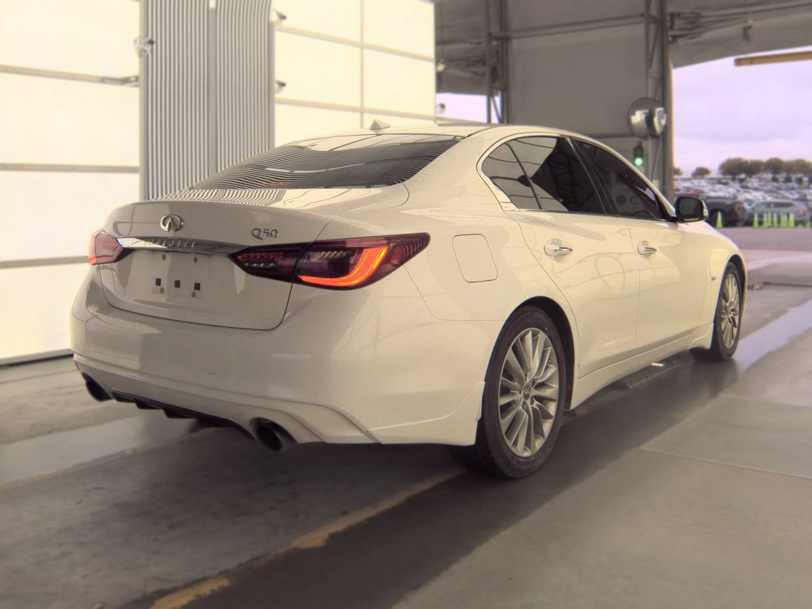 Used 2018 INFINITI Q50 Luxe w/ Cargo Package (L95) RWD image 3