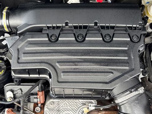 Used 2023 Jeep Renegade Latitude w/ Sun/Sound Group image 13