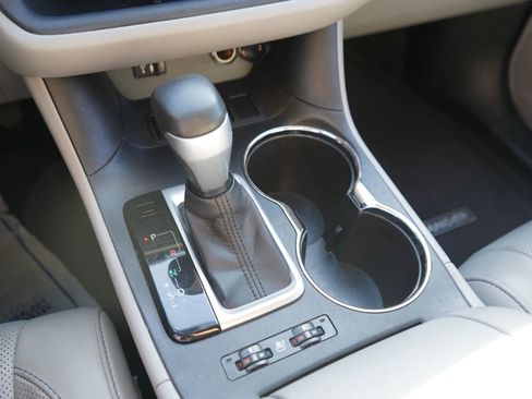 Used 2014 Toyota Highlander Limited image 13