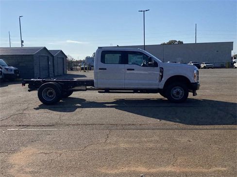 New 2026 Ford F350 XL image 2