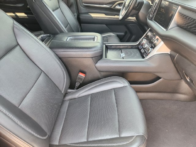Used 2024 GMC Yukon XL Denali RWD image 13