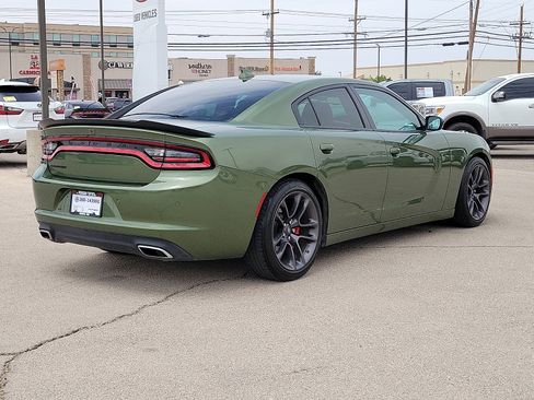 Used 2023 Dodge Charger SXT w/ Plus Group RWD image 4