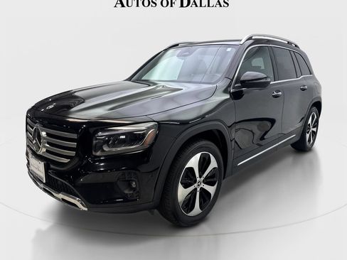 Used 2025 Mercedes-Benz GLB 250 4MATIC image 2