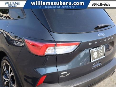 Used 2022 Ford Escape SE w/ SE Sport Appearance Package FWD image 13