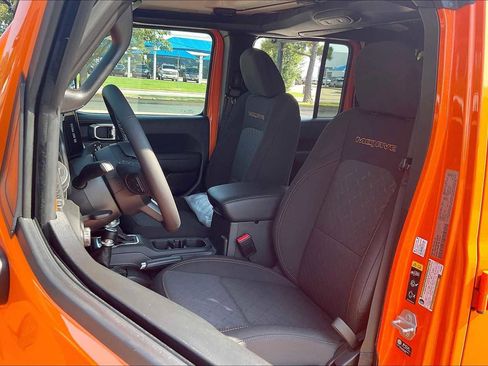 New 2025 Jeep Gladiator Mojave w/ Safety Group image 9
