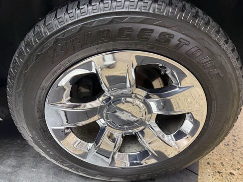 Used 2016 Chevrolet Suburban LTZ image 36