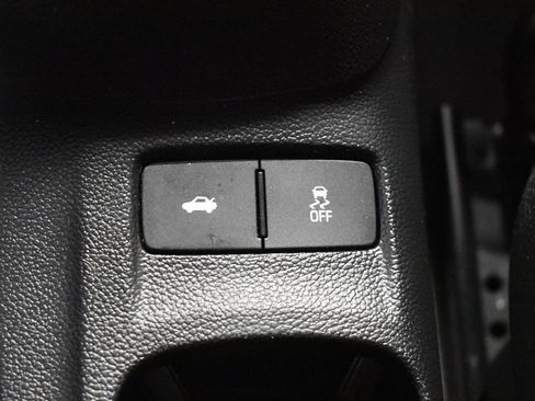 Used 2018 Chevrolet Sonic LT w/ RS Package FWD image 22