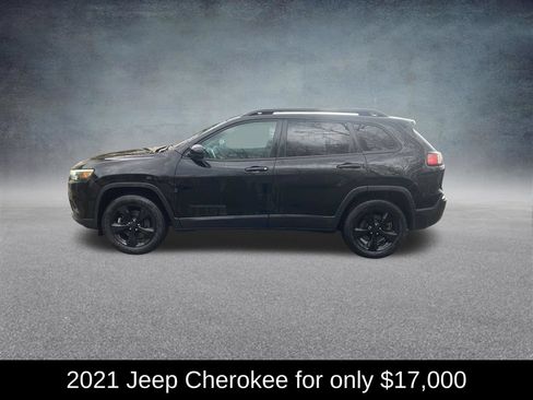 Used 2021 Jeep Cherokee Latitude Plus AWD/4WD image 2