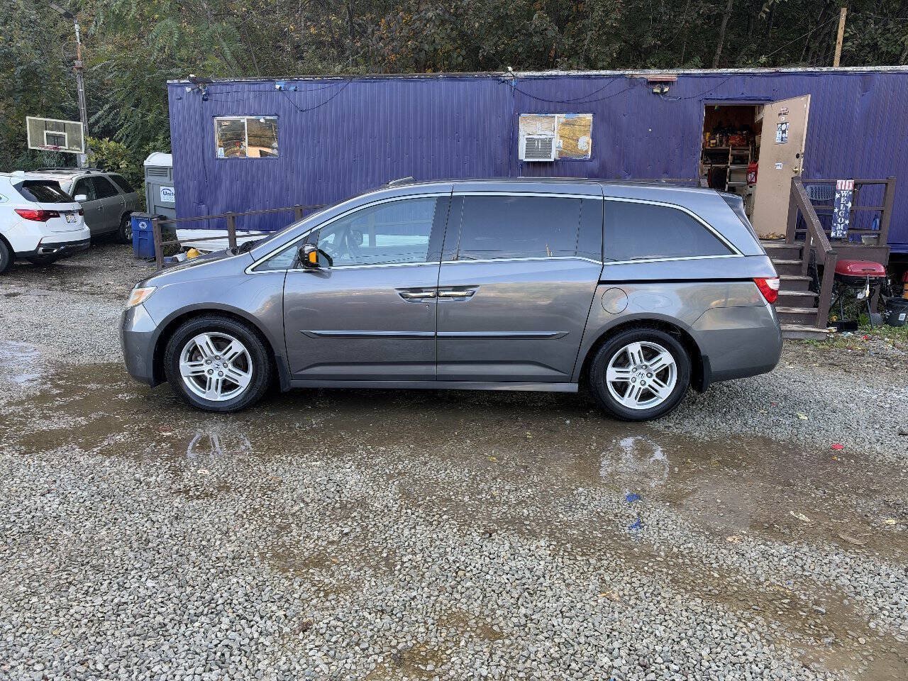 Used 2012 Honda Odyssey Touring image 2