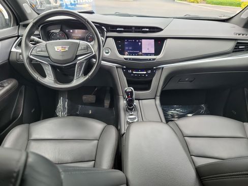 Used 2022 Cadillac XT5 Premium Luxury w/ Technology Package AWD/4WD image 13