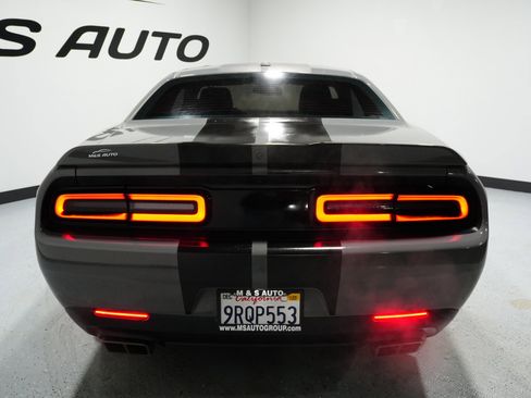 Used 2019 Dodge Challenger R/T image 9