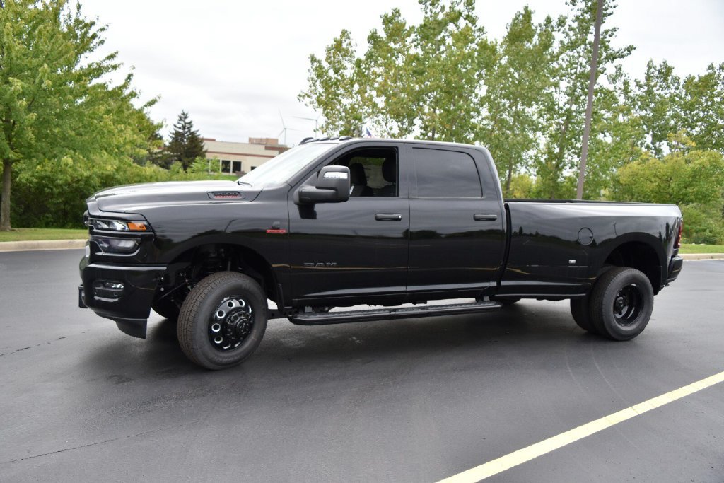 New 2026 RAM 3500 Big Horn AWD/4WD image 11