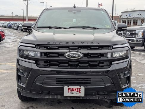 Used 2022 Ford Expedition Max Limited image 9