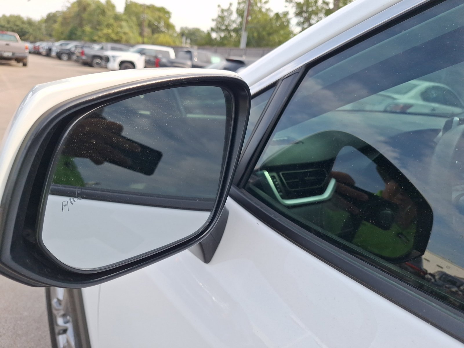 Used 2024 Toyota RAV4 XLE w/ Convenience Package AWD/4WD image 15