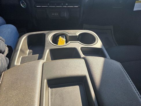 Used 2024 Chevrolet Silverado 2500 Custom image 22