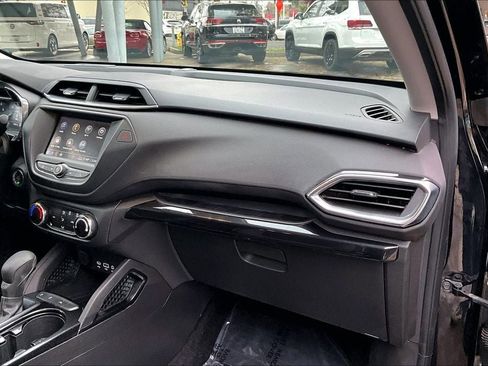 Used 2022 Chevrolet TrailBlazer LT w/ Driver Confidence Package image 16