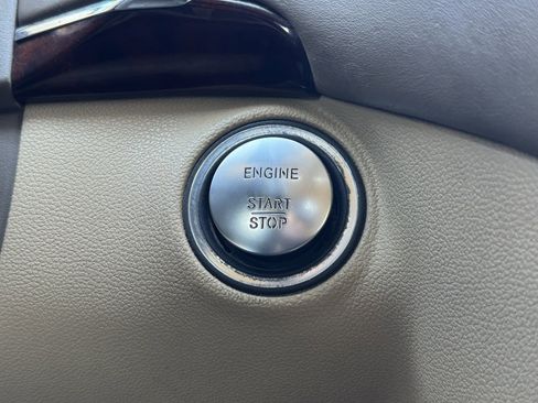 Used 2011 Mercedes-Benz GL 550 4MATIC image 9