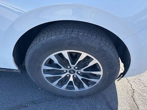 Certified 2025 Ford Expedition Max Platinum AWD/4WD image 3
