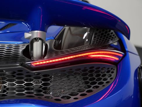Used 2022 McLaren 765LT RWD image 26
