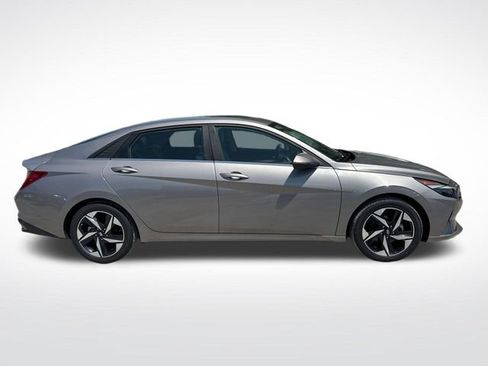 Used 2023 Hyundai Elantra Limited FWD image 7