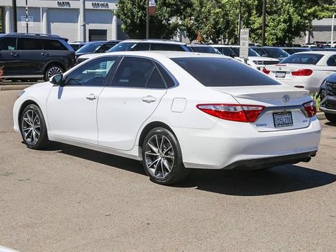 Used 2015 Toyota Camry XSE w/ Moonroof Package FWD image 2
