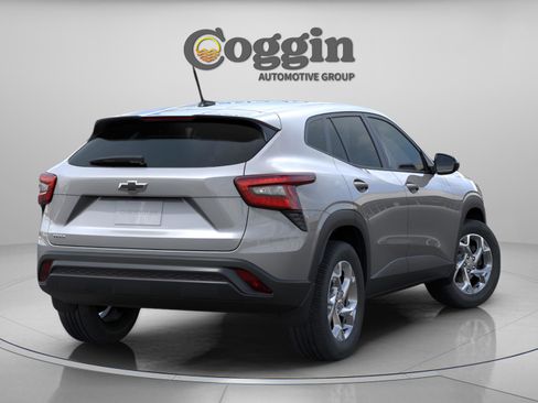 New 2026 Chevrolet Trax LS image 3