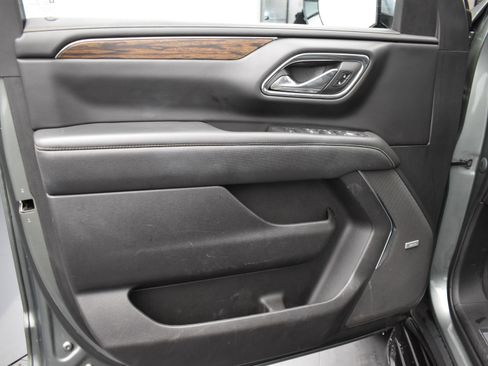 Used 2023 Chevrolet Suburban Premier RWD image 12
