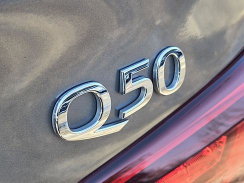 Used 2020 INFINITI Q50 Luxe w/ Essential Package (3.0T Luxe) image 11