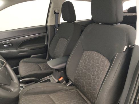Used 2025 Mitsubishi Outlander Sport AWD image 17