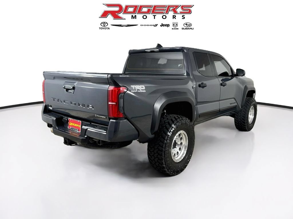 Certified 2025 Toyota Tacoma TRD Off-Road AWD/4WD image 13
